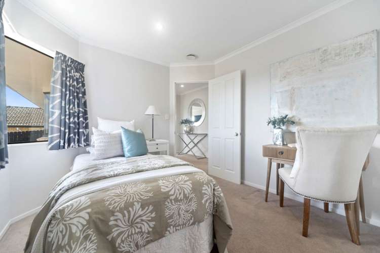 11 John Brooke Crescent East Tamaki Heights_16