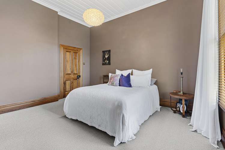 137 Egmont Road Hillsborough_15