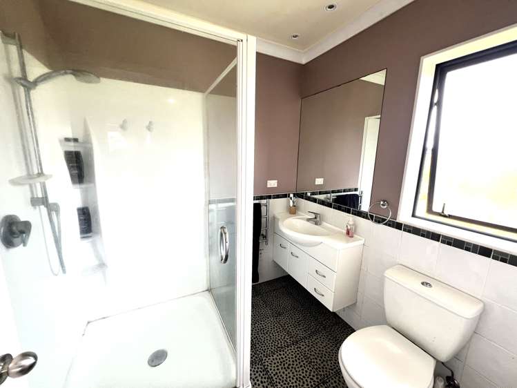 186 Pacific Drive Fitzherbert_7