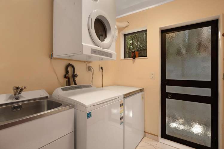 30 Thatcher Crescent Crofton Downs_12