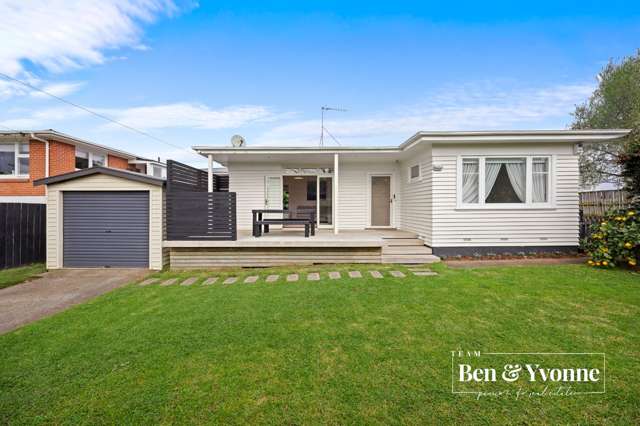 Golden Triangle Gem with Sun, Space & Flexibility