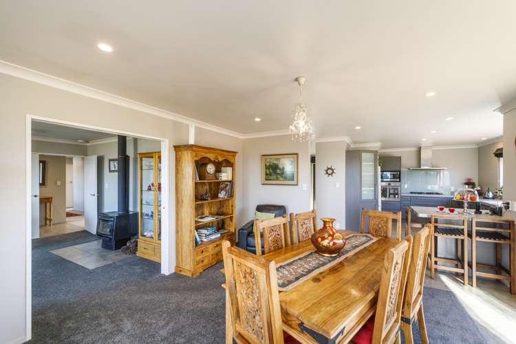 9 Logan Grove Feilding_13