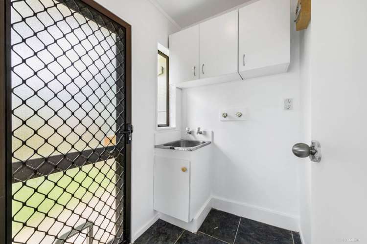 4/121 Bruce Mclaren Road Henderson_15