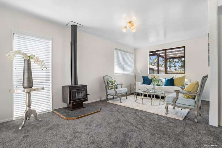 8 Angeline Place Massey_10