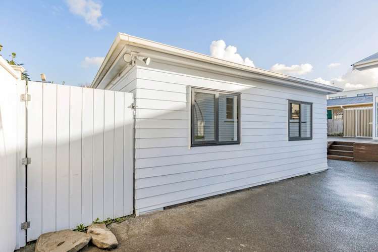 30 Hollywood Avenue Epsom_24