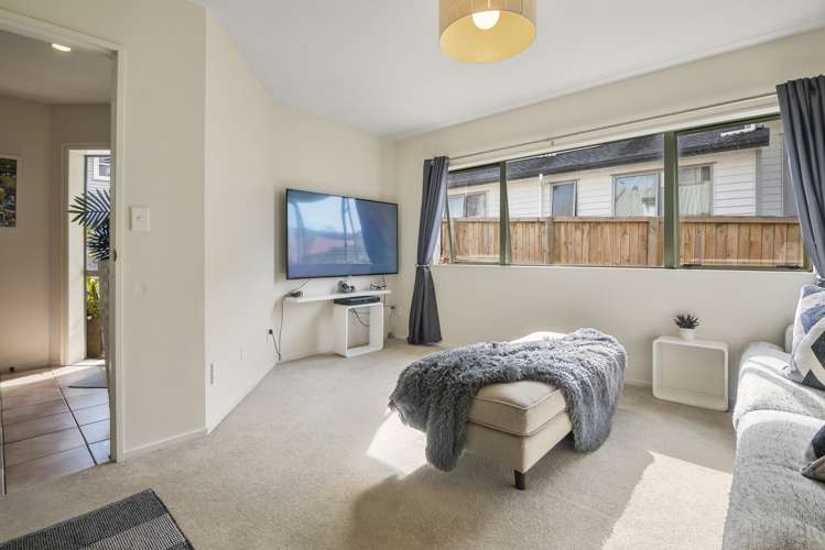 2/12 Patons Road Howick_9