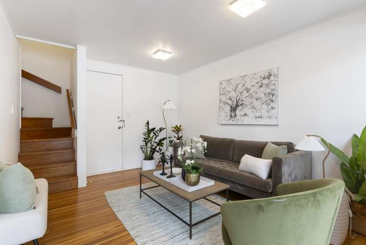 2/44a Waiohua Road Greenlane_3