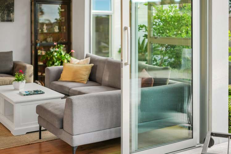 52 Walton Street Red Beach_16