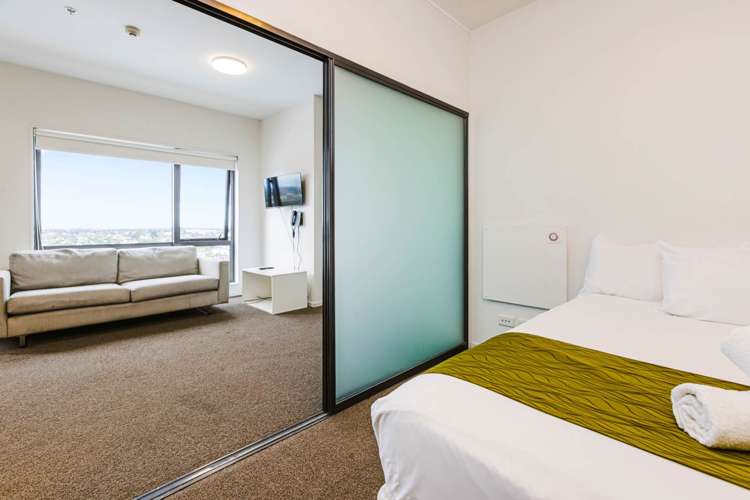 1111/17 Putney Way Manukau_7