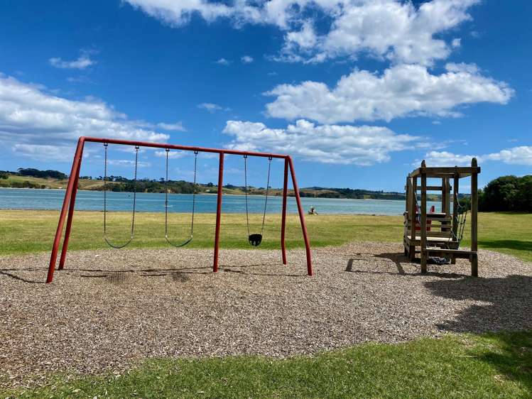 1 STELLA DRIVE Clarks Beach_22