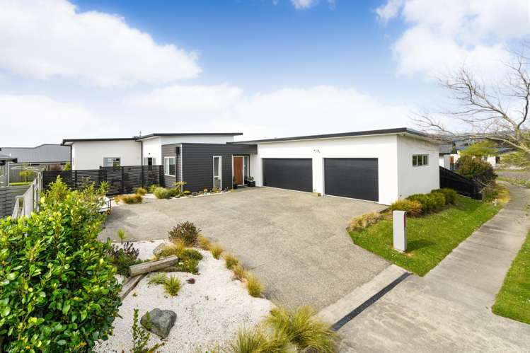 4 Saint Heliers Grove Fitzherbert_0