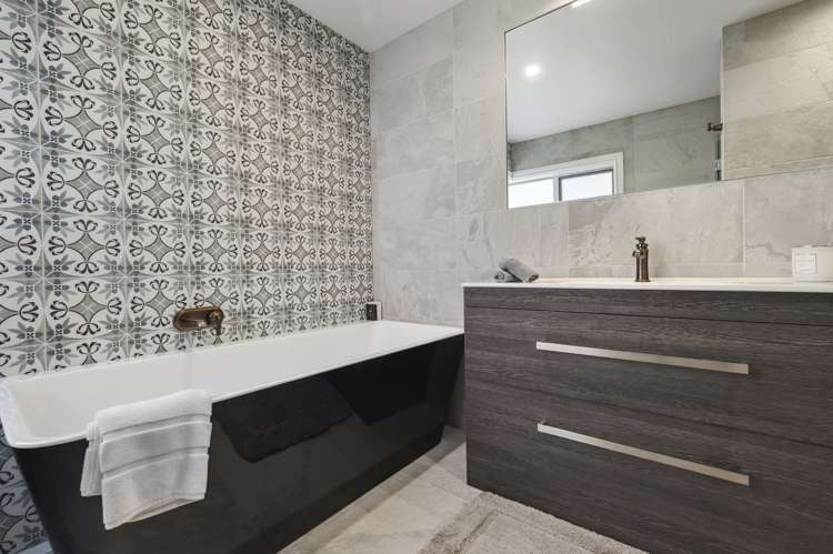 10 Crowther Terrace Waipahihi_23