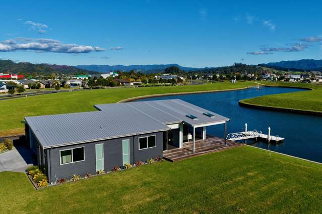 Canal Front on Kahu Crescent