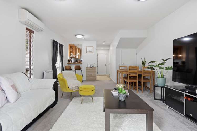 60/92 Bush Road_3