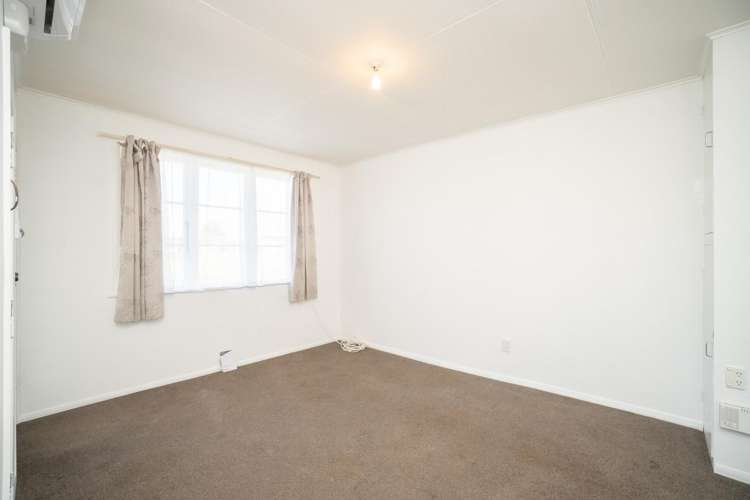 2/58 Weld Street Feilding_4