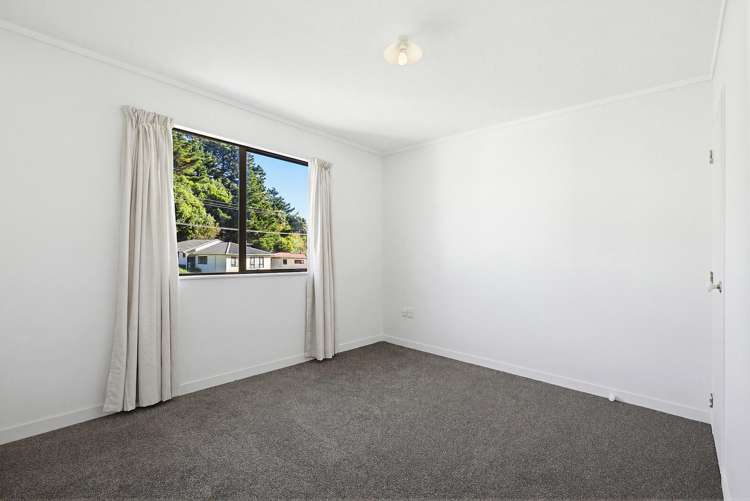 48 Cardiff Crescent Cannons Creek_12