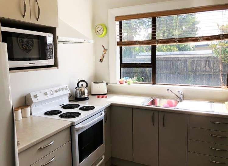 335 Breezes Road Aranui_19