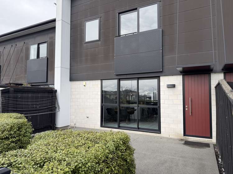 8 Brian Keogh Lane Halswell_2