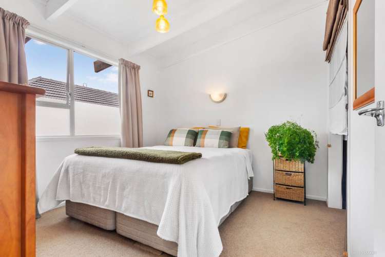 1/114a Kervil Avenue Te Atatu Peninsula_7