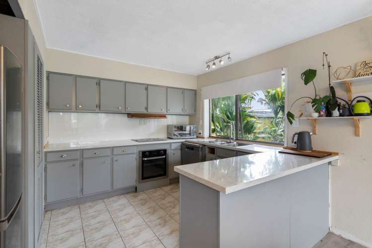 3 Ultima Place Clover Park_23