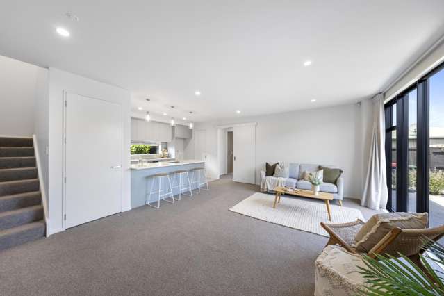 3 bed, 2 bath,1 Carpark, Cashmere High Zone!