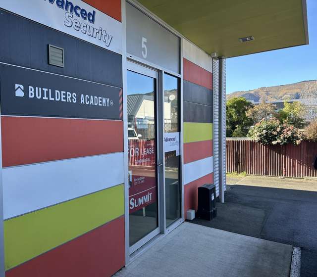 Ground-Floor Office in Central Richmond