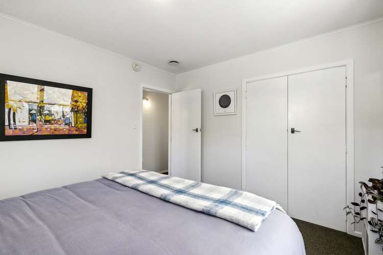 23 Lynda Avenue Paparangi_10