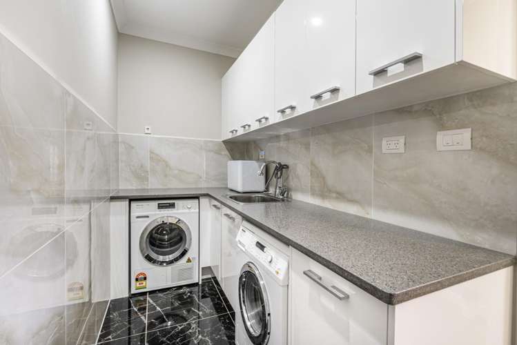 28 Clifton Road Whitford_29