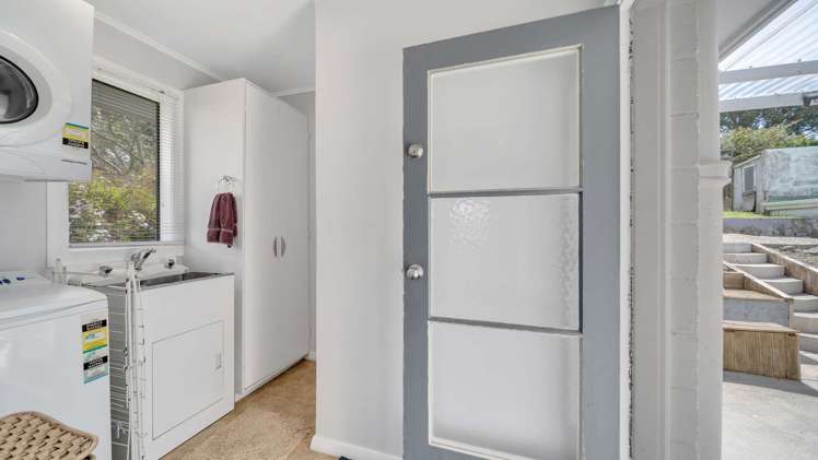 54 Waldron Crescent Green Island_17