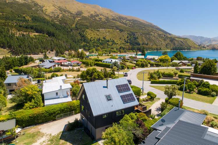 49 Parry Crescent Lake Hawea_23