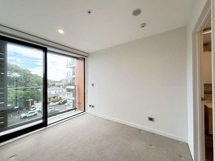 407/10 Lion Place Epsom_7