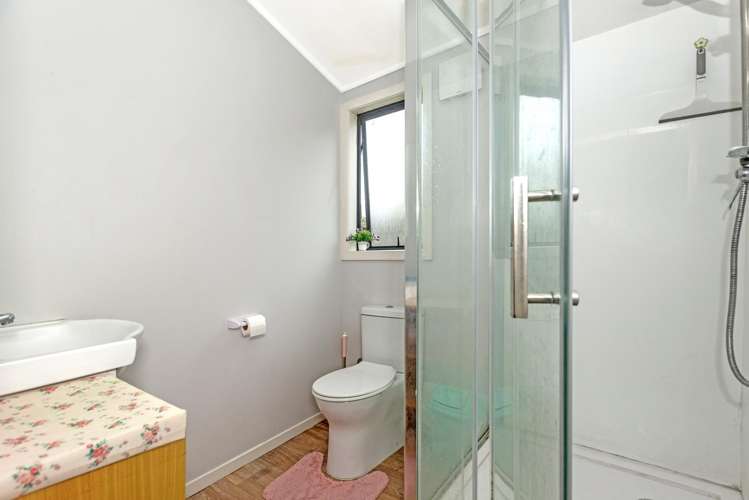 14 De Lautour Road Kaiti_15