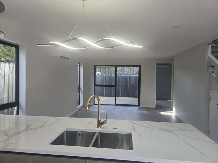4/97 Hillsborough Road Hillsborough_4