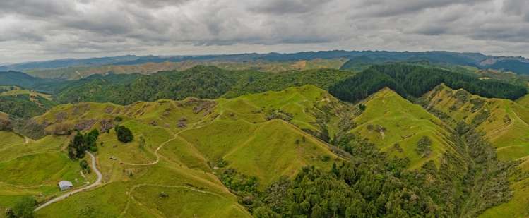 240 Agnews Road Hunterville_1