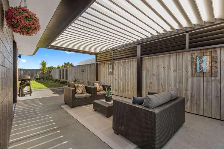 32 Honeyfield Drive Whalers Gate_16