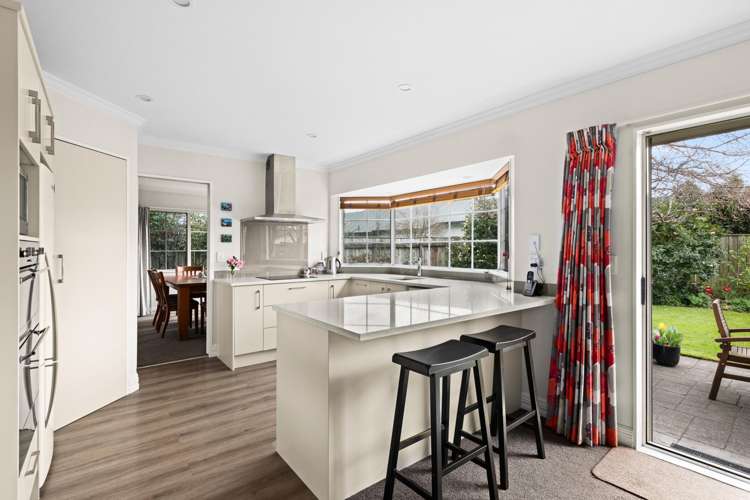 70 Whiting Crescent Greenmeadows_10