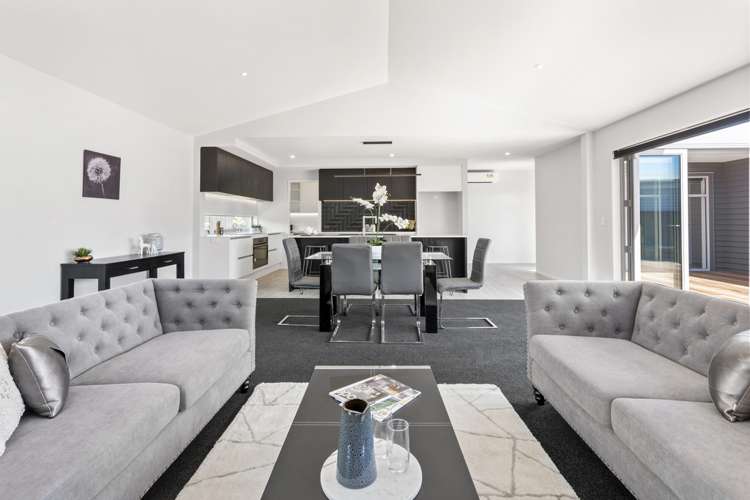 17 Picadilly Avenue Casebrook_4