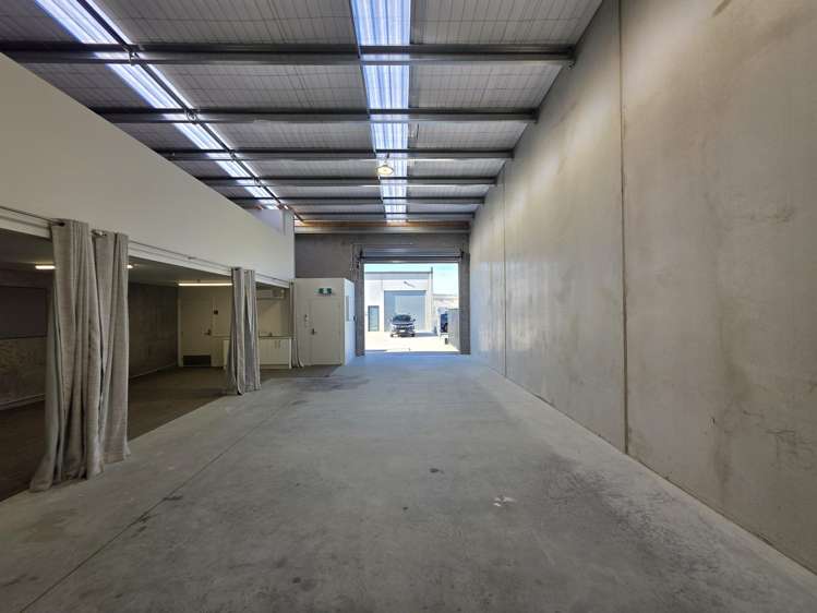 2/7 Lake Bryndwr Lane Burnside_3