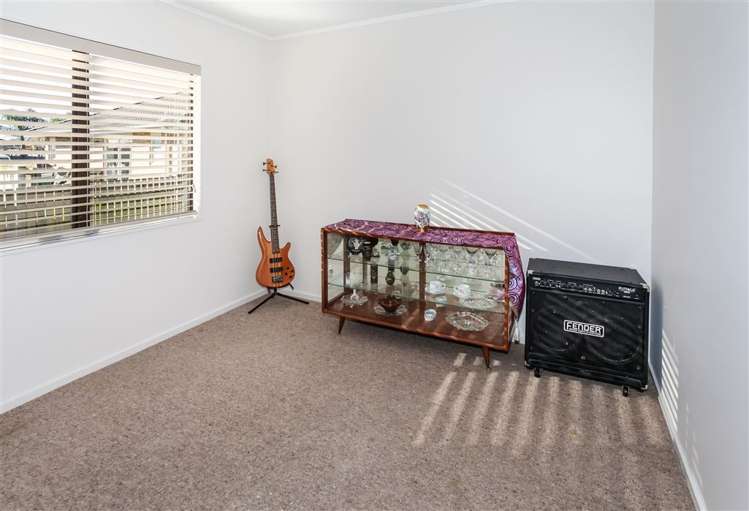 7 Landon Place Pukekohe_11