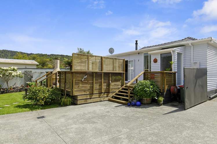 17 Burden Avenue Wainuiomata_19