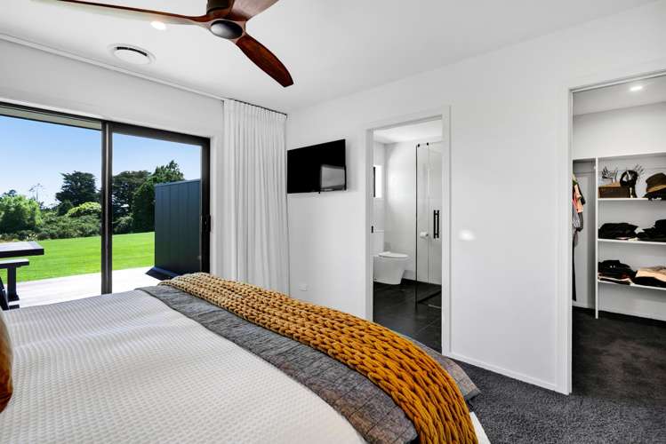 90 Peters Road Egmont Village_17