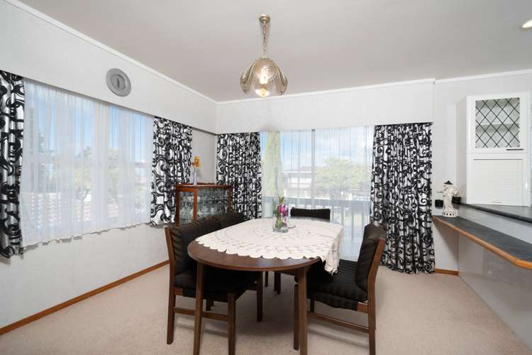 12 Taitua Drive Te Atatu South_6