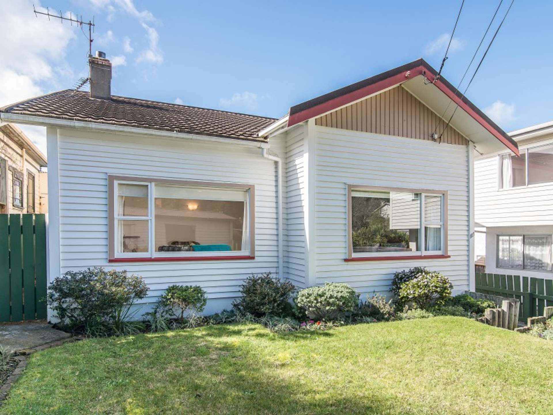 113 Queens Drive Lyall Bay_0