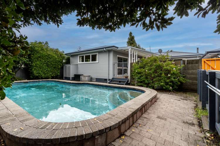 1015 Totara Street Mahora_17