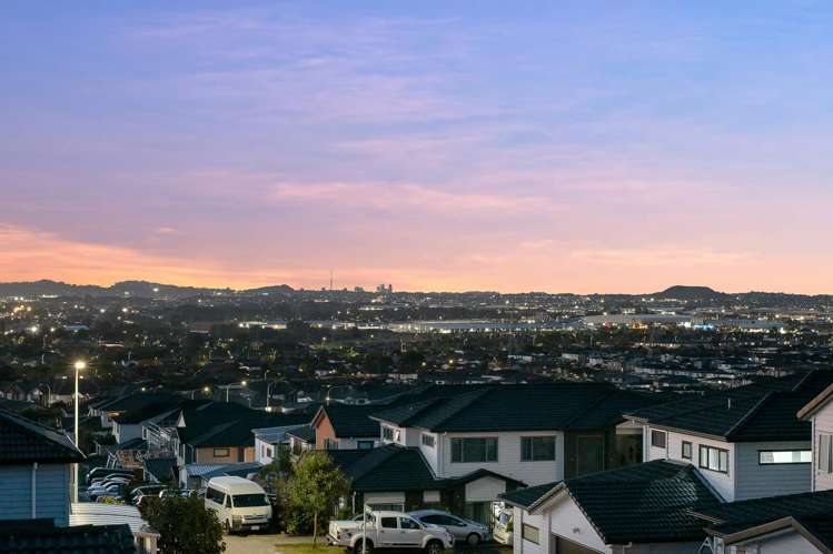 16 Lime Hill Rise Flat Bush_29