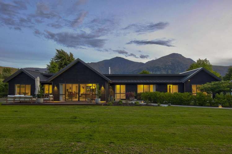 12 Ellen Johnson Terrace Dalefield/Wakatipu Basin_11