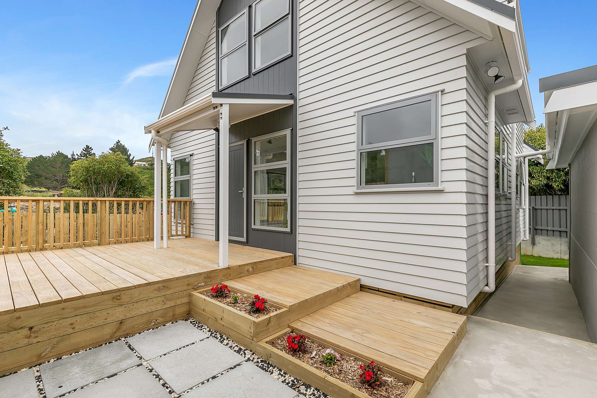 25A York Place Cannons Creek_0