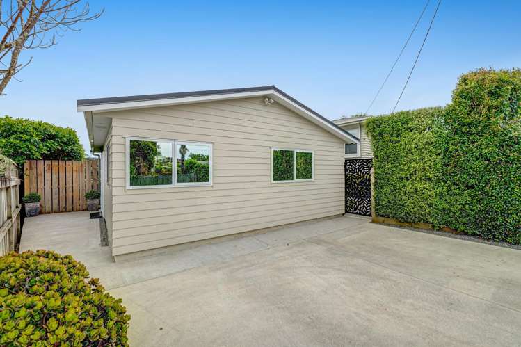 1 Poplar Road Stanmore Bay_39