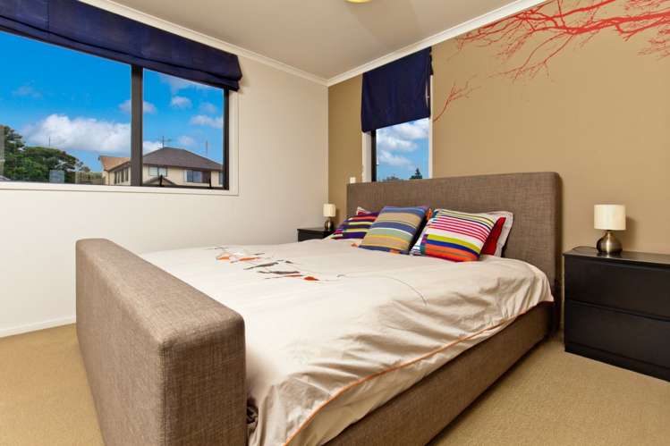 21 Greenbough Lane Greenhithe_11