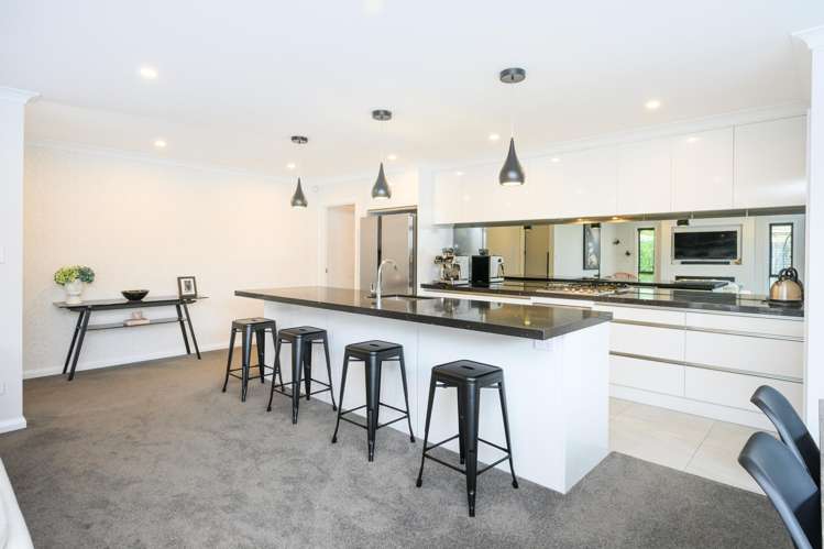 6 Ngaio Street West End_11